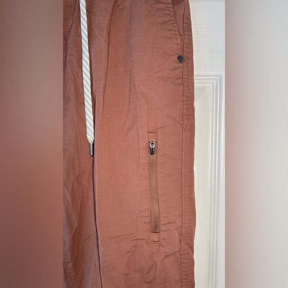 Vuori Women's Light Terracotta Relaxed Casual  Ripstop Pants 
Size Small - Picture 5 of 9